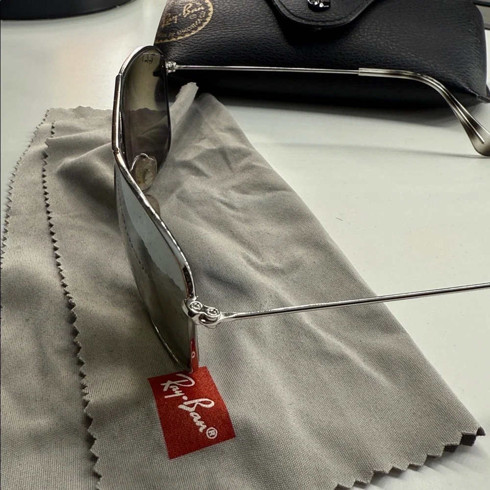 Authentic Ray-Ban Polarized Sunglasses - Picture 6 of 7